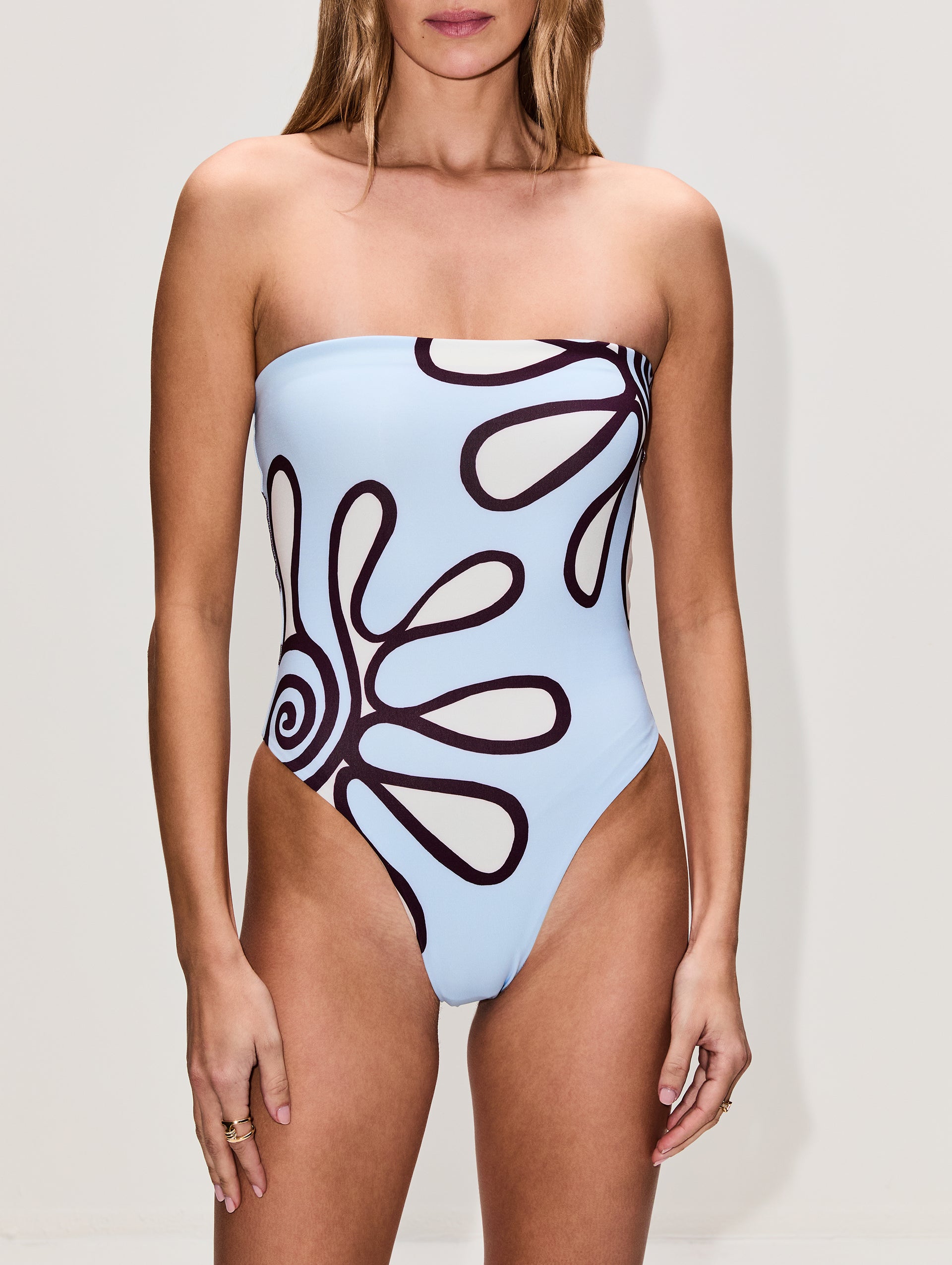 Lore One Piece | CALA DE LA CRUZ | elysewalker