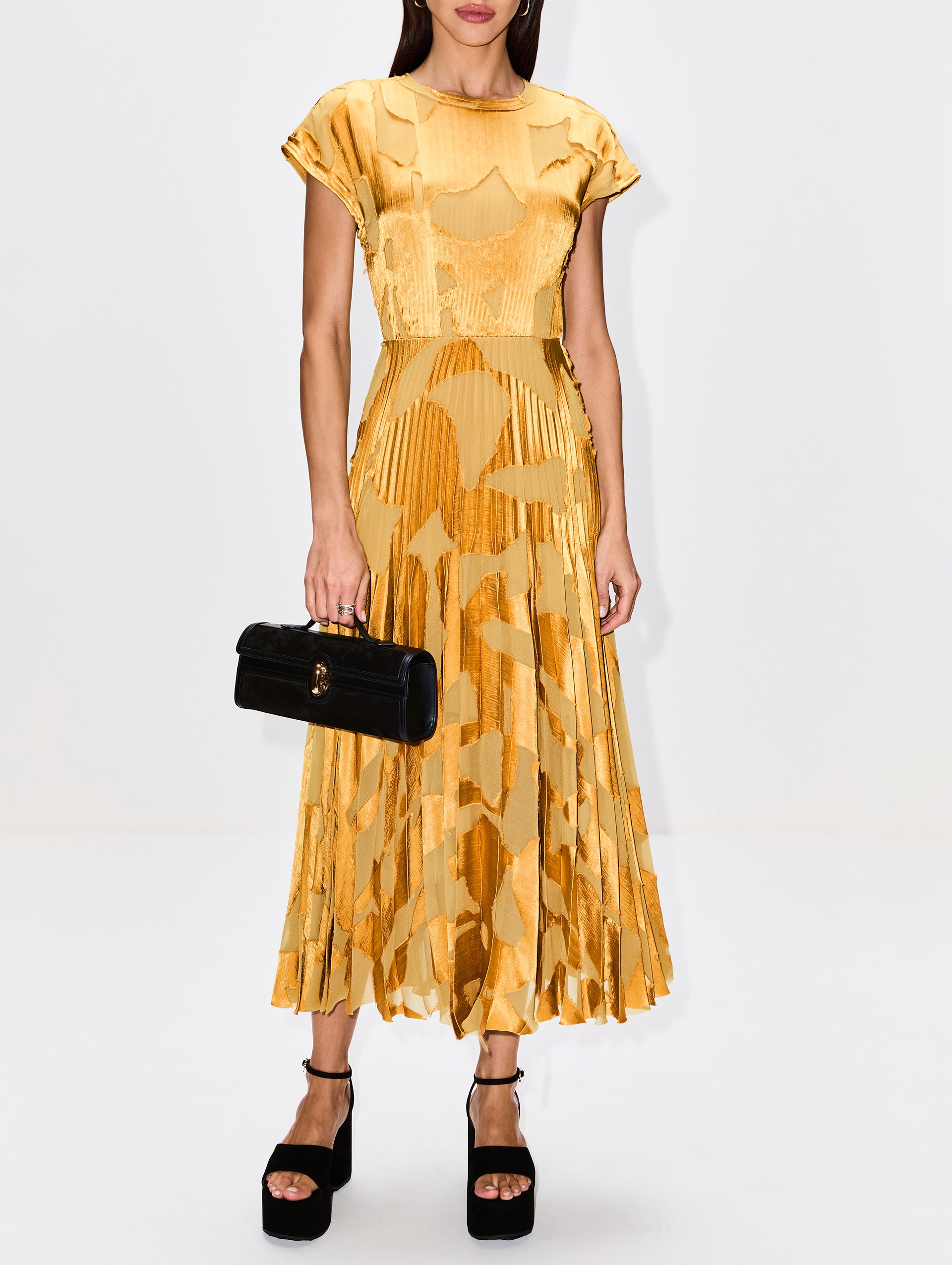 Slim Symmetry Pochette Bag | SAVETTE | elysewalker