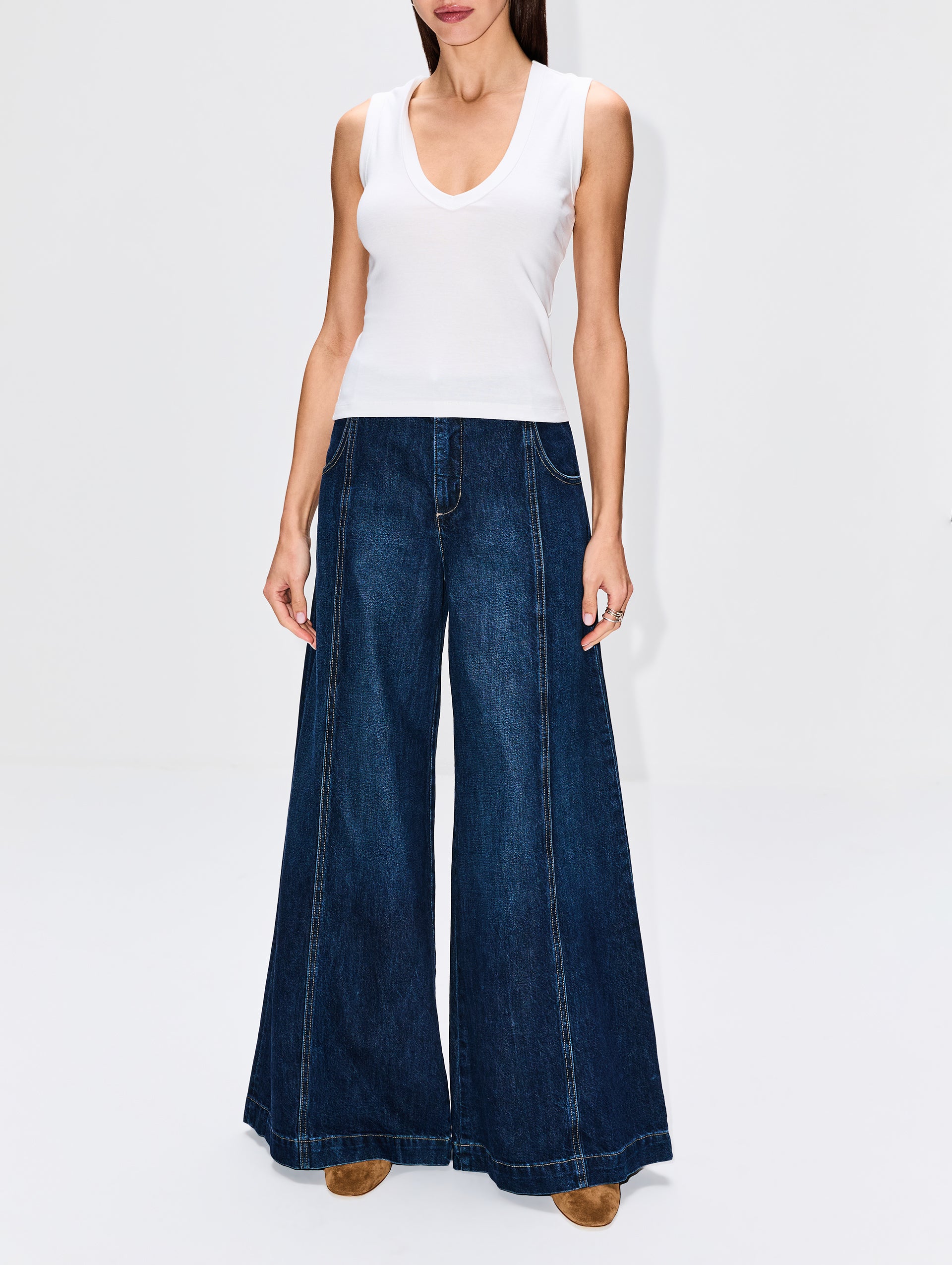 【flore flore】DEWI TANK NAVY 新品 Flore Flore Dewi Tank in Navy – JUDITH