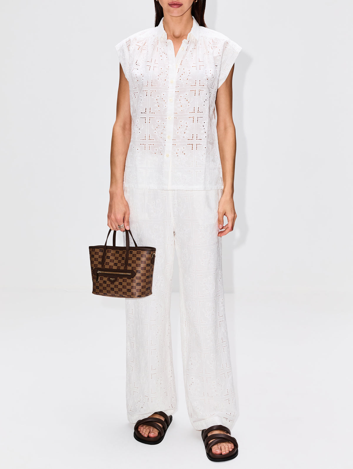 Della Shirt,BIRDS OF PARADIS BY TROVATA,HANDKERCHIEF EYELET,Image 2