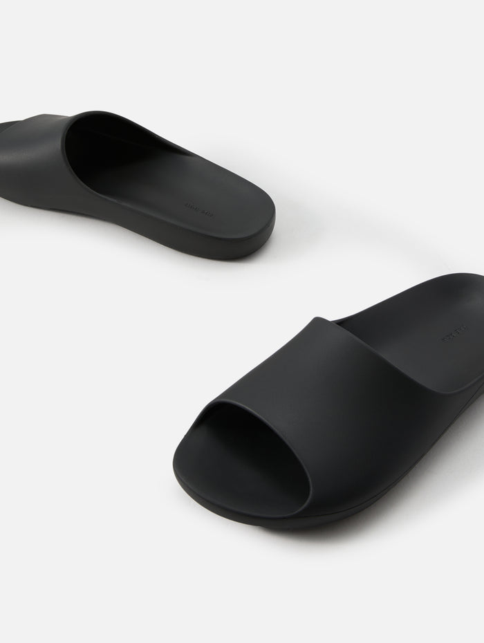 Ama Slide,THE ROW,BLACK,Image 1