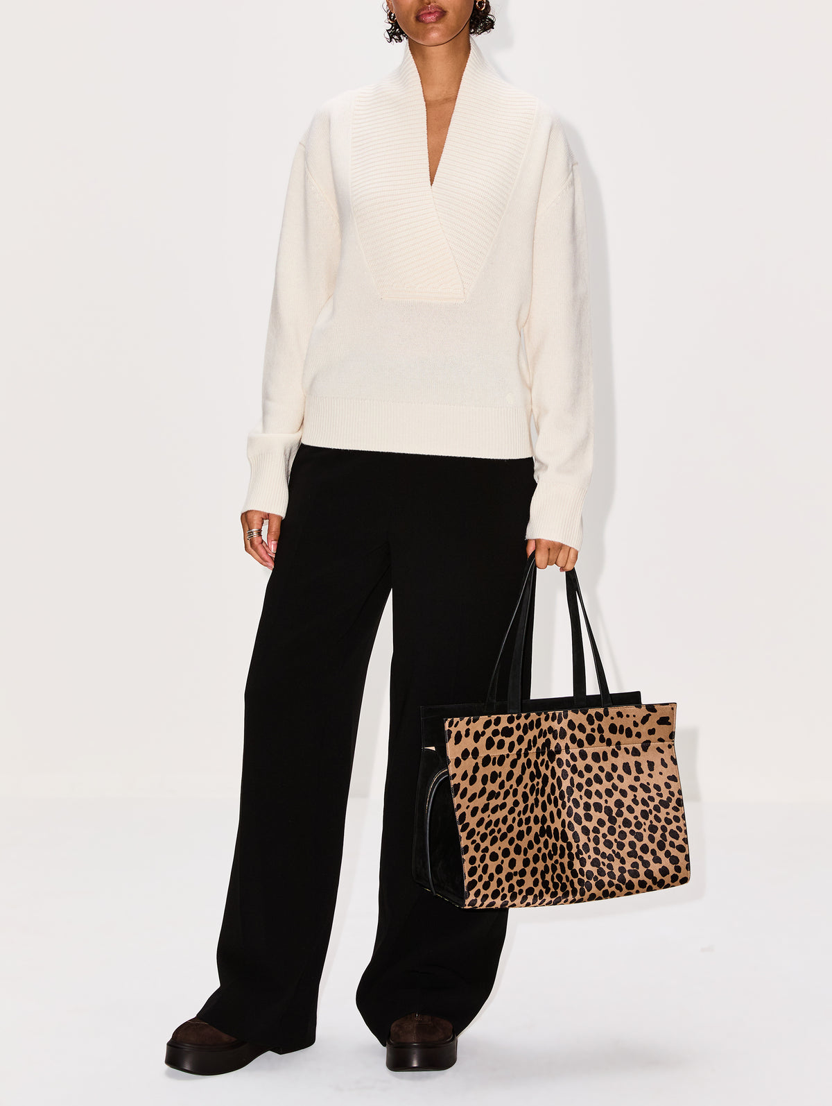 Crosby Handbag,KHAITE,CAMEL/BLACK,Image 2