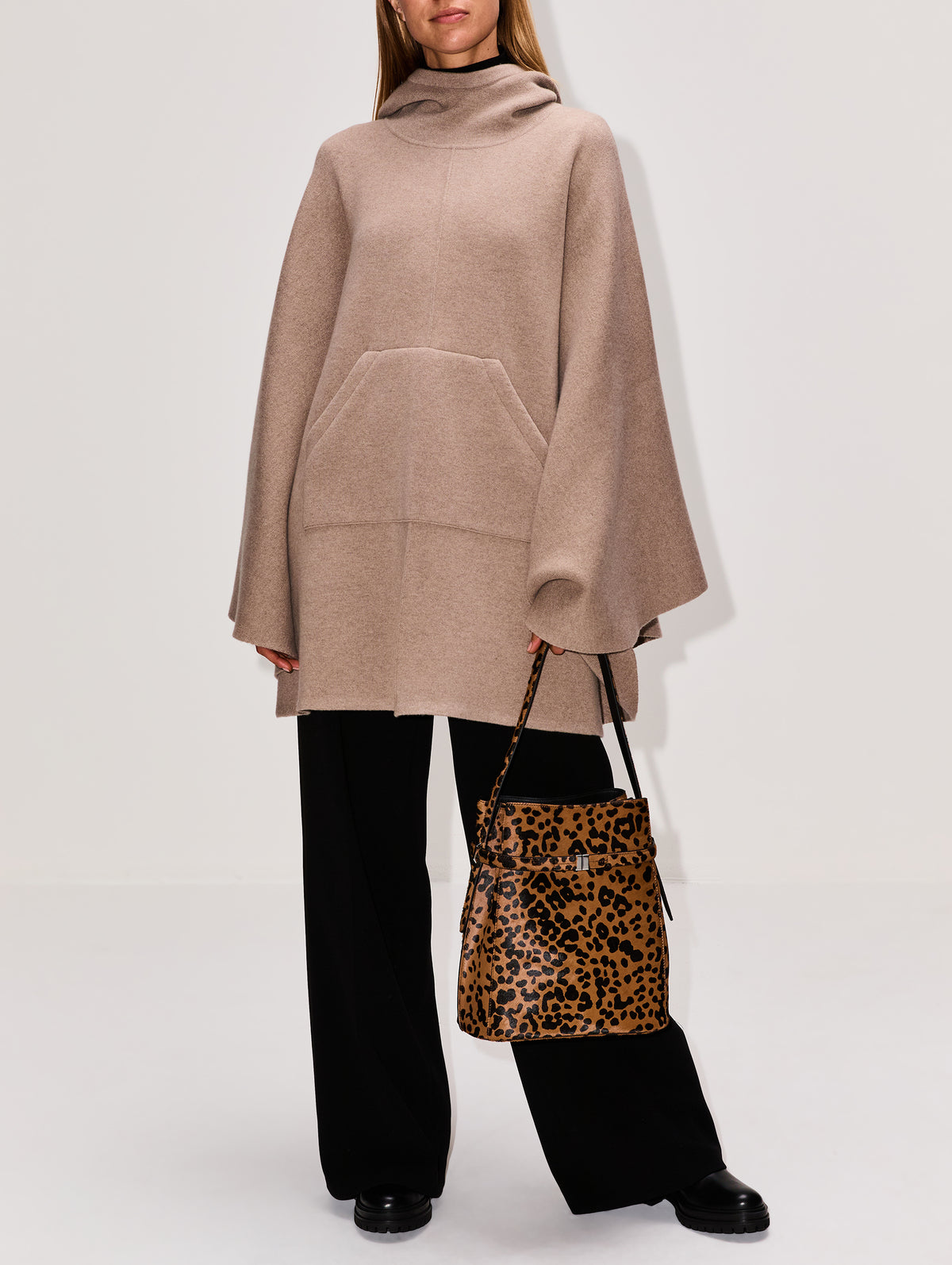 Compact Hooded Poncho,BOTTEGA VENETA,BEIGE,Image 2