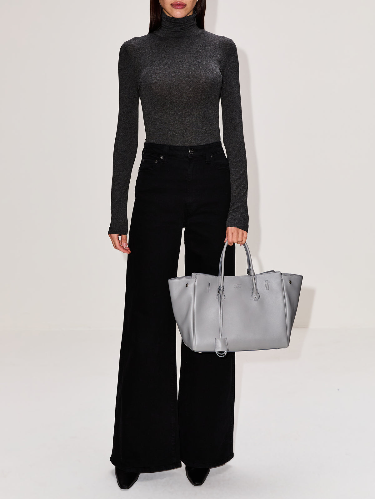 Small Hamptons Tote,BALENCIAGA,GREY,Image 2